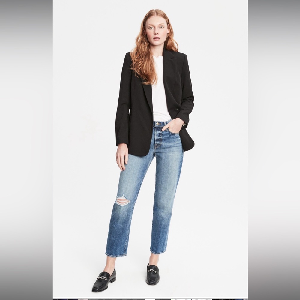 Vince Camuto Black Blazer with Tailored Fit and Notched Lapels